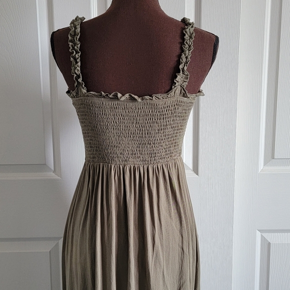 NWOT! Green Ruffle Detail Dress - Picture 9 of 9